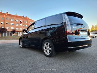 Mitsubishi Grandis 2005