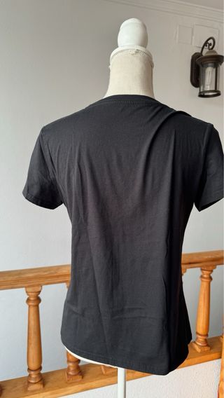 Camiseta Negra con Estampado de Planeta - M