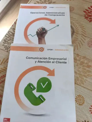 Libros CFGM Administración ,cada libro 20€.