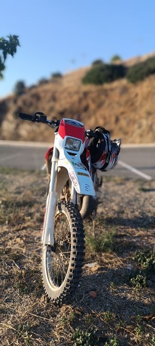 Moto Enduro Clásica Gilera R125