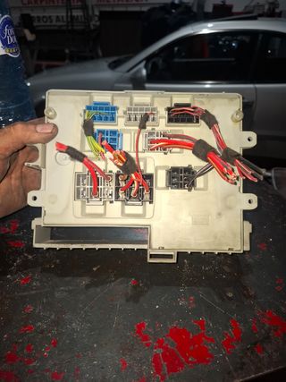 Caja Fusibles y Relés BMW Serie 1 E87