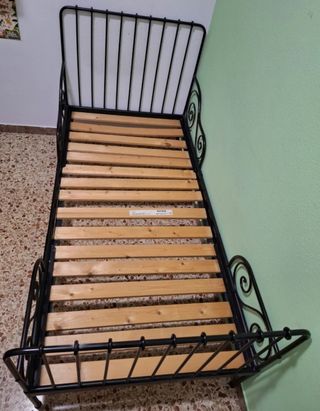 Cama infantil extensible metálica IKEA