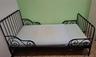 Cama infantil extensible metálica IKEA