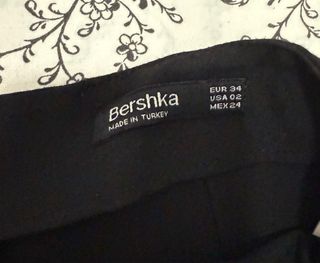 Falda pantalón negra con botones