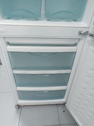 Nevera Daewoo Blanco 
Gris185×60
