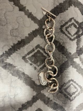 Pulsera Guess Plateada con Charm