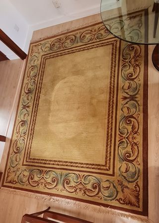 Alfombra 2m x 2,5m Beige y Marrón (urge venta)


