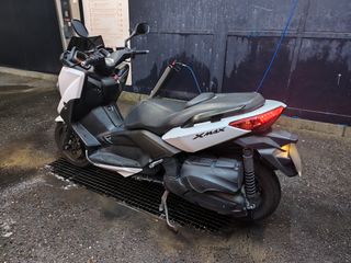 Yamaha Xmax 400