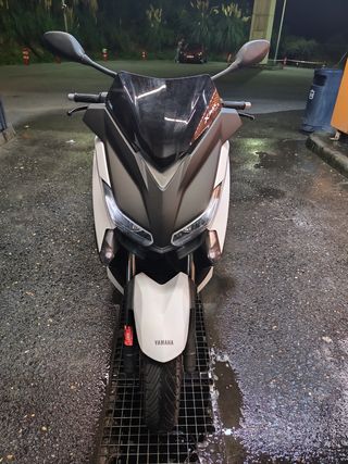 Yamaha Xmax 400