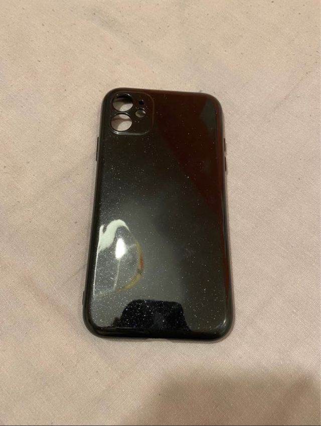 Funda iPhone 11 Negra Brillante