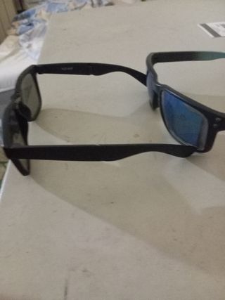 Gafas de sol negras