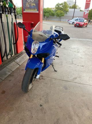 Hyosung GT250R Azul