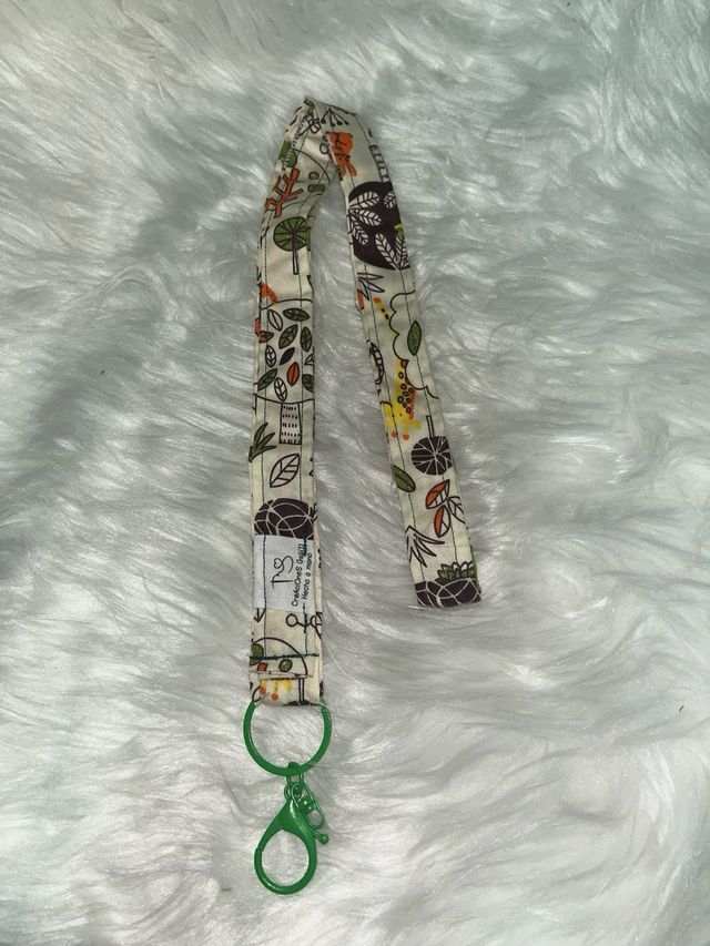 Lanyard con dibujo del bosque