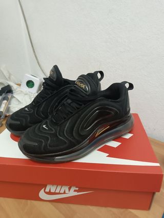 Zapatillas Nike Air Max 720 Negras y Doradas
