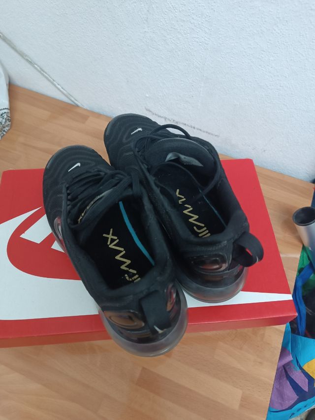 Zapatillas Nike Air Max 720 Negras y Doradas