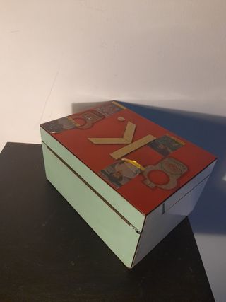 Caja de madera vintage decorada