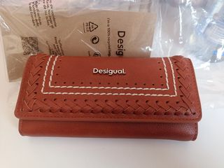 Cartera y monedero Desigual marrón