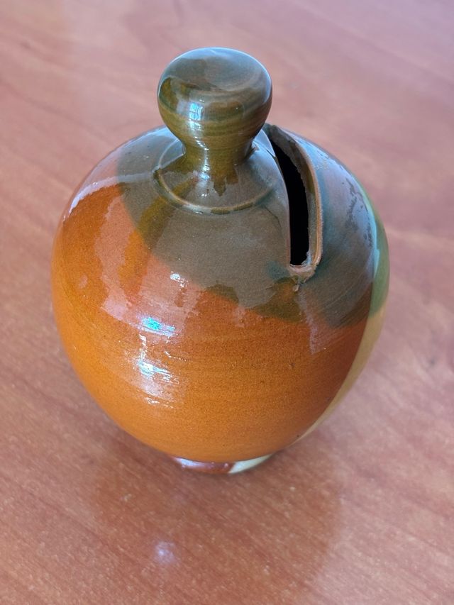 Hucha cerámica artesanal pintada a mano