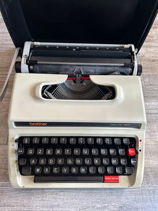 Macchina da scrivere Brother Deluxe 1600