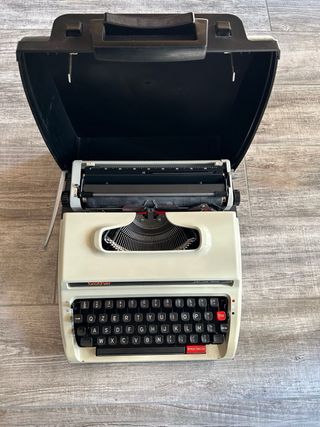 Macchina da scrivere Brother Deluxe 1600