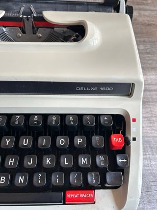 Macchina da scrivere Brother Deluxe 1600