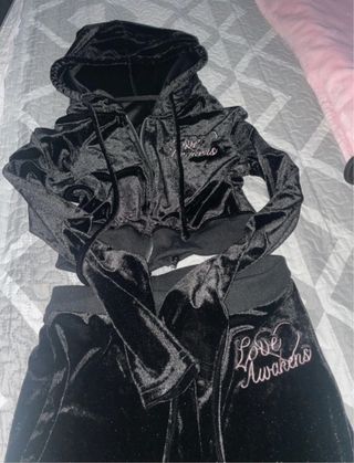 Chándal Negro Top y Pantalón Campana