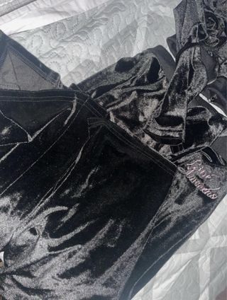 Chándal Negro Top y Pantalón Campana