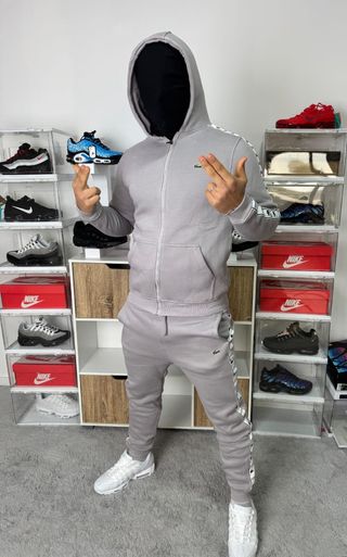 Conjunto Deportivo Lacoste Rojo