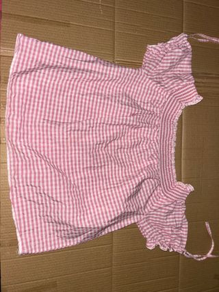 De Bershka, Zara y otras. Camisetas falda pantalón
