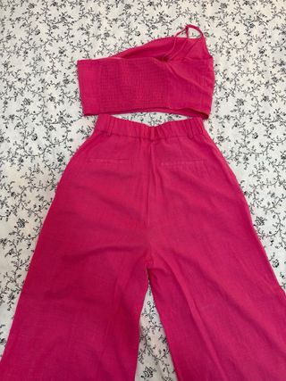 Conjunto Stradivarius rosa