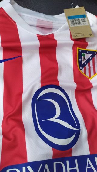 T-shirt, qualsiasi attrezzatura per adulti e bambini