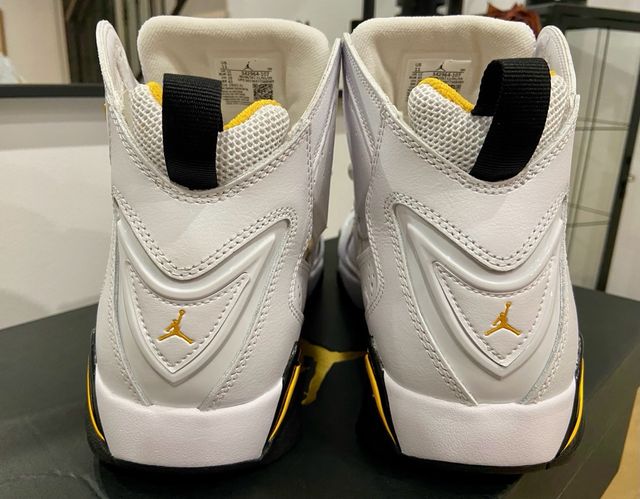 Jordan True Flight Talla 45 Blanco/Negro Amarillo