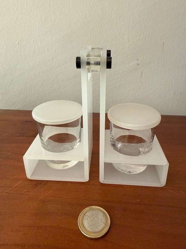 Salero y pimentero moderno