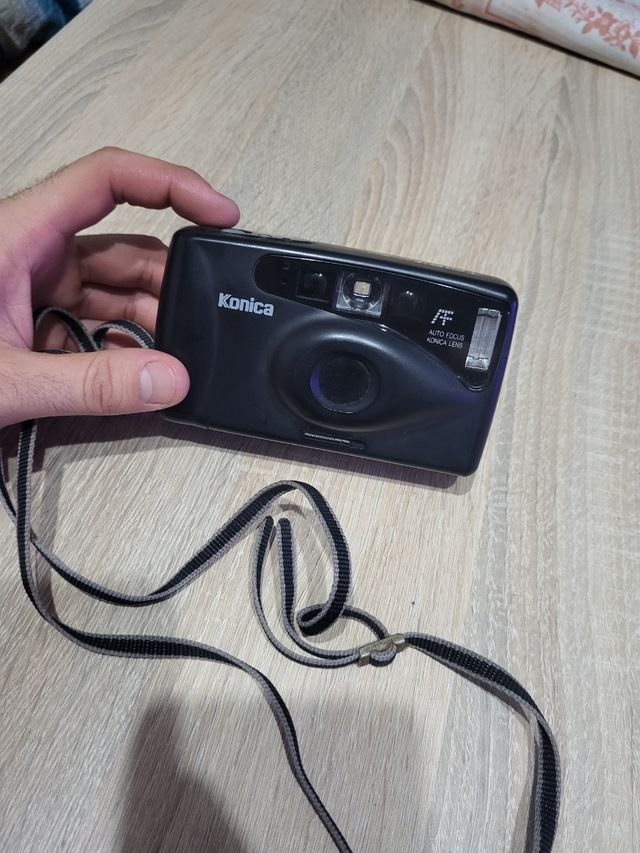 Cámara Konica AF Auto Focus Lens