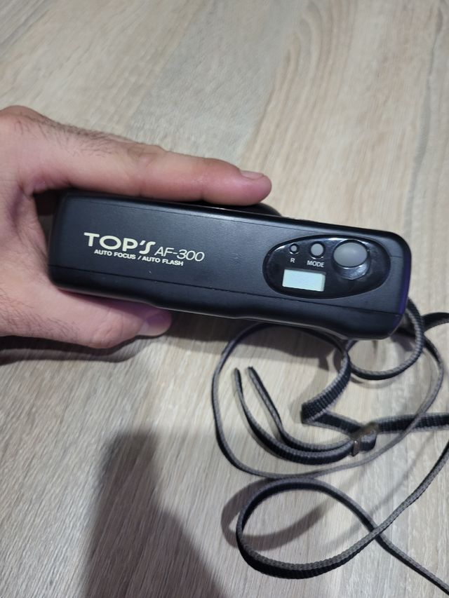 Cámara Konica AF Auto Focus Lens