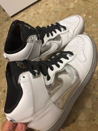Zapatillas Nike Dunk High Premium Plata y Blanca