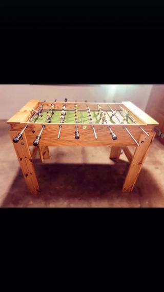 Futbolín de madera maciza tradicional
