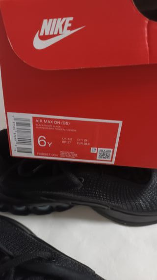 NIKE AIR MAX DN 38.5