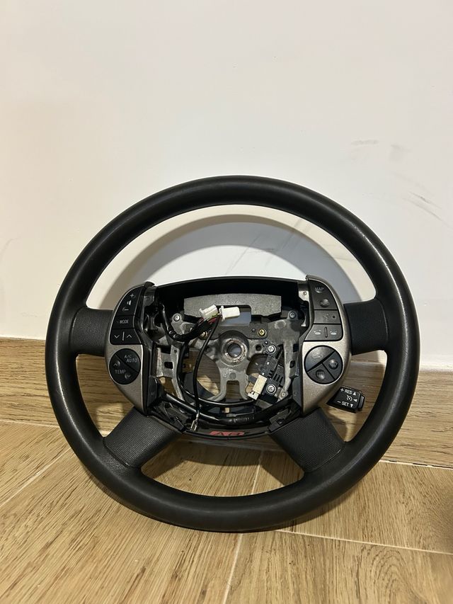 Volante Toyota Prius W20 (2005)