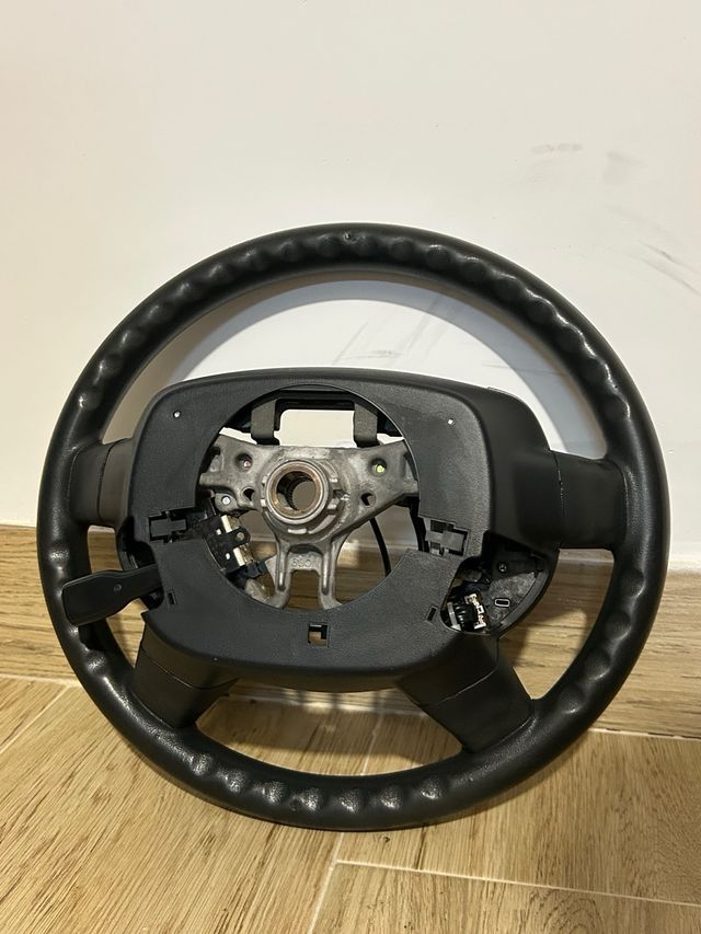 Volante Toyota Prius W20 (2005)