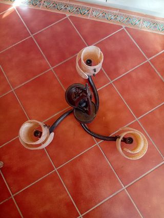 Lámpara de forja techo y mesilla