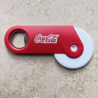 Rotella per pizza e cavatappi Coca-Cola