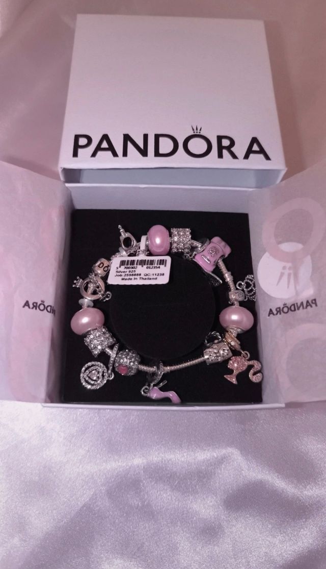 Pulsera Barbie copia Pandora