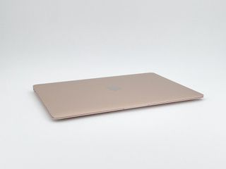 MacBook Air 13" (2018) Intel Core i5 1.6GHz 2 núcleos - SSD 128GB - RAM 8GB - Dorado