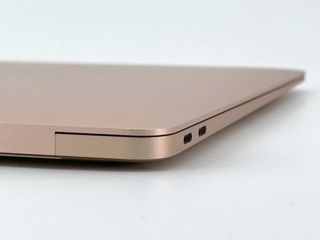 MacBook Air 13" (2018) Intel Core i5 1.6GHz 2 núcleos - SSD 128GB - RAM 8GB - Dorado