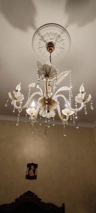 Lampadario in vetro e metallo oro trasparente