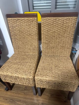2 Sillas de mimbre y madera
