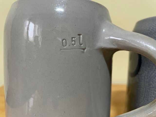 Jarra de cerámica con diseño