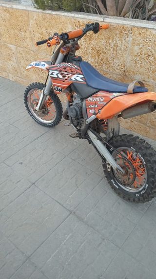 Moto KTM Naranja