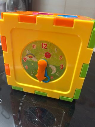Cubo de actividades para bebé